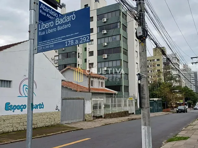 Casa 3 quartos e 2 banheiros, à venda, no bairro Boa Vista em Porto Alegre