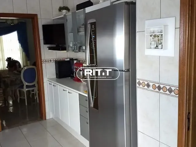 Casa com 690m² 3 quartos e 1 banheiro, à venda, no bairro Colinas dos Álamos em Valinhos
