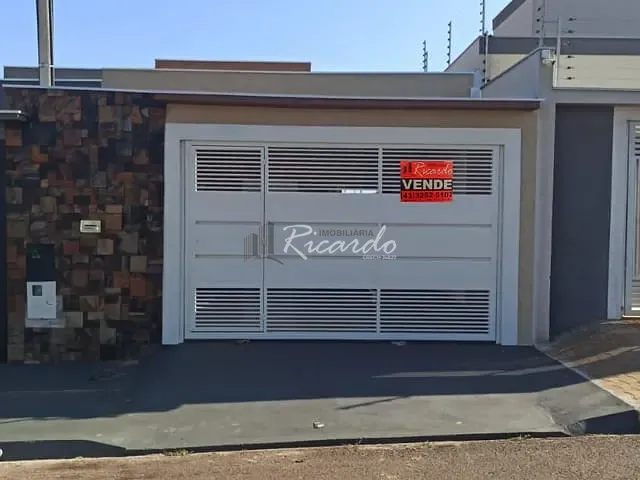 Casa 3 quartos e 2 banheiros, à venda, no bairro Jardim Brasil em Arapongas