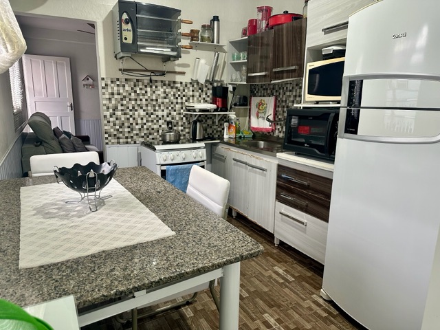 Casa com 360m² 4 quartos e 2 banheiros, à venda, no bairro Centro em Pelotas