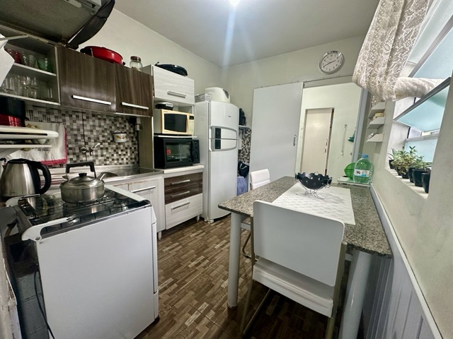 Casa com 360m² 4 quartos e 2 banheiros, à venda, no bairro Centro em Pelotas