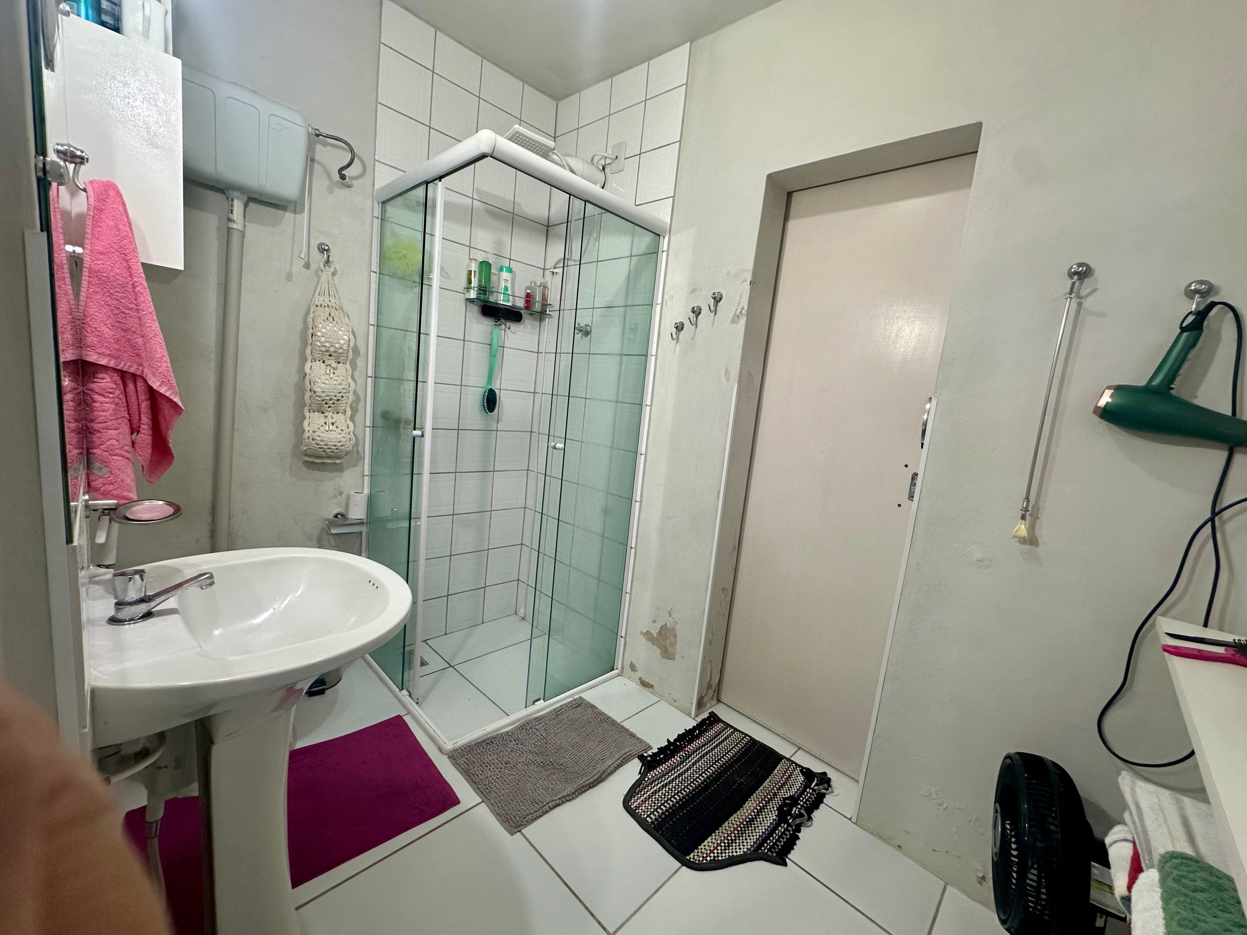 Casa à venda no centro de Pelotas - 221 m², 4 quartos, espaço gourmet com churrasqueira e pátio com garagem. - 6