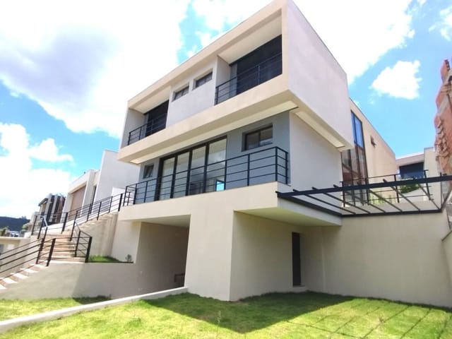 Casa com 436m² 4 quartos e 5 banheiros, à venda, no bairro Colinas da Anhanguera em Santana de Parnaíba
