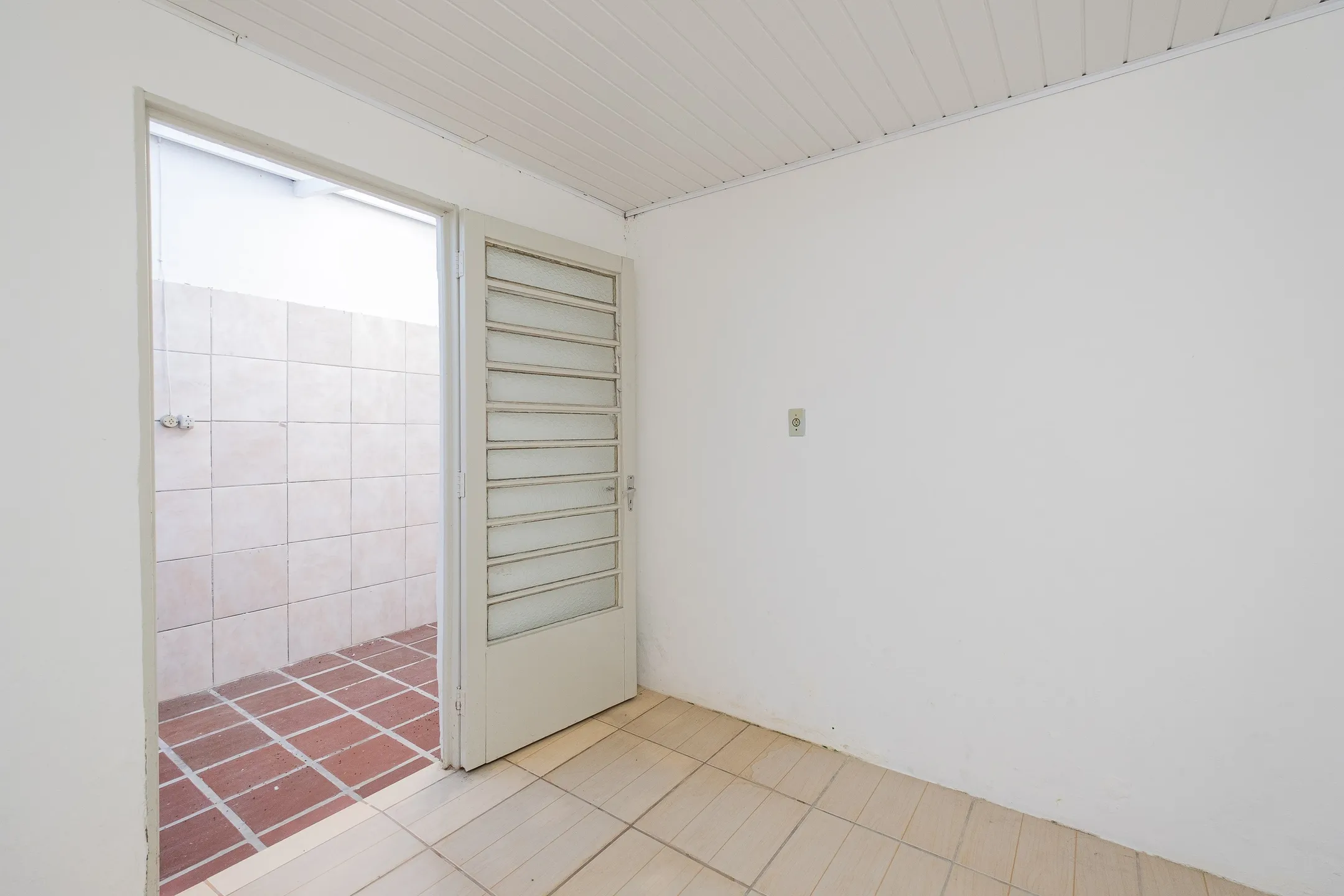 Casa à venda no centro de Pelotas - 86 m², 2 quartos, piso laminado, toda reformada e com churrasqueira. - 10