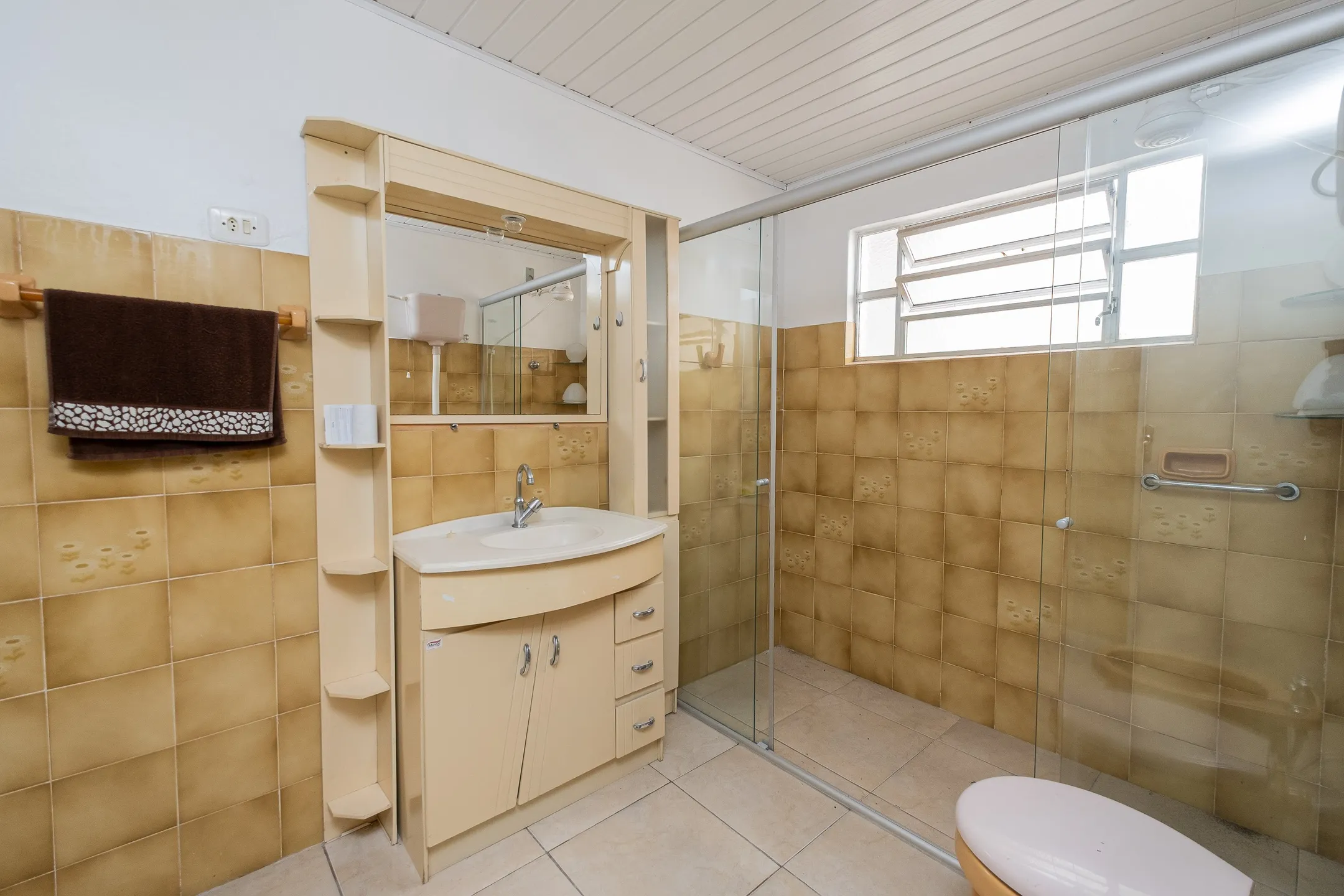 Casa à venda no centro de Pelotas - 86 m², 2 quartos, piso laminado, toda reformada e com churrasqueira. - 13