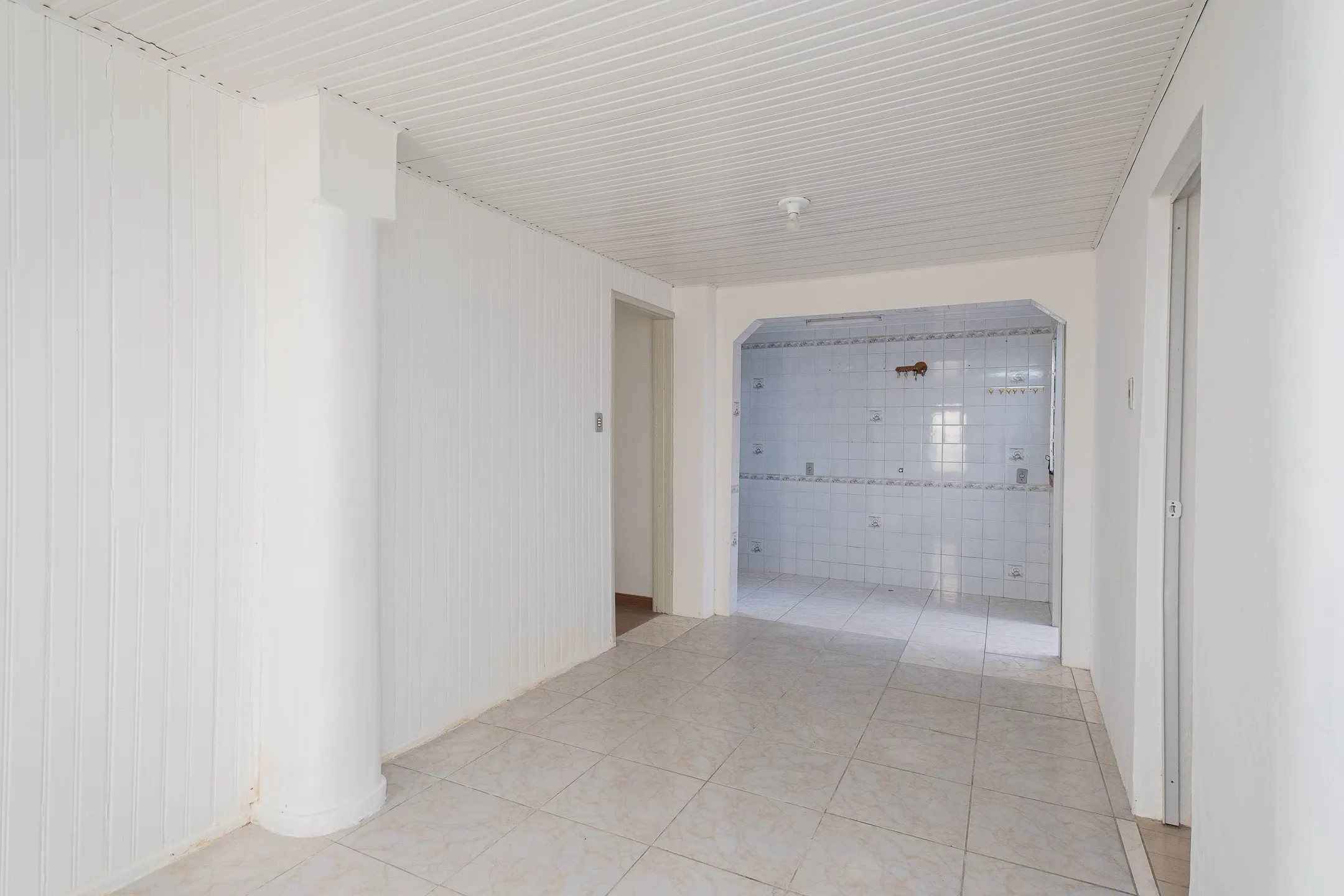 Casa à venda no centro de Pelotas - 86 m², 2 quartos, piso laminado, toda reformada e com churrasqueira. - 8