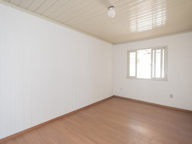 Casa com 190m² 2 quartos e 1 banheiro, à venda, no bairro Centro em Pelotas