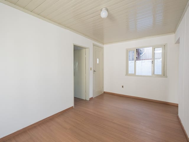 Casa com 190m² 2 quartos e 1 banheiro, à venda, no bairro Centro em Pelotas