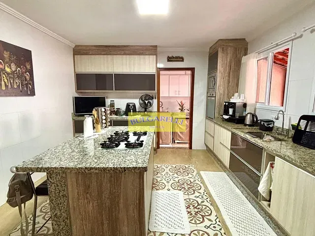 Casa com 251m² 3 quartos e 5 banheiros, à venda, no bairro Parque Centenário em Jundiaí