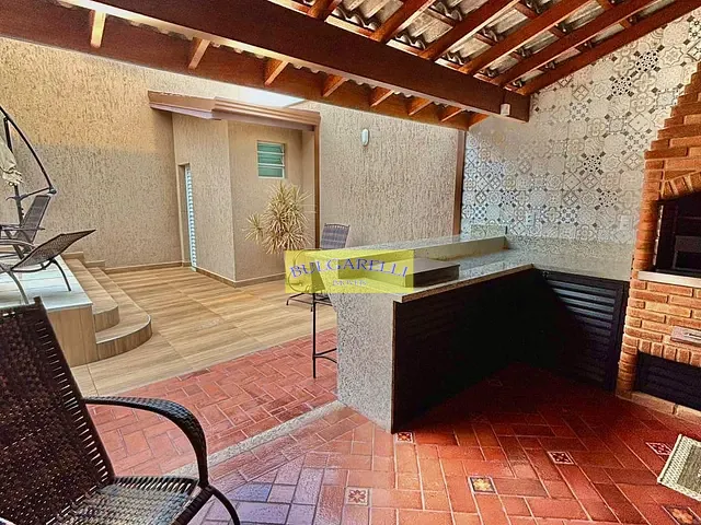 Casa com 251m² 3 quartos e 5 banheiros, à venda, no bairro Parque Centenário em Jundiaí