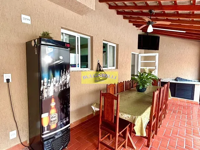 Casa com 251m² 3 quartos e 5 banheiros, à venda, no bairro Parque Centenário em Jundiaí