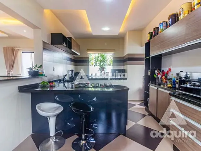 Sobrado com 594m² 3 quartos e 5 banheiros, à venda, no bairro Estrela em Ponta Grossa