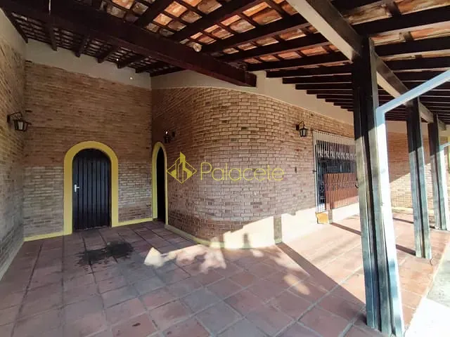 Casa com 270m² 3 quartos e 1 banheiro, à venda, no bairro Bosque da Princesa em Pindamonhangaba