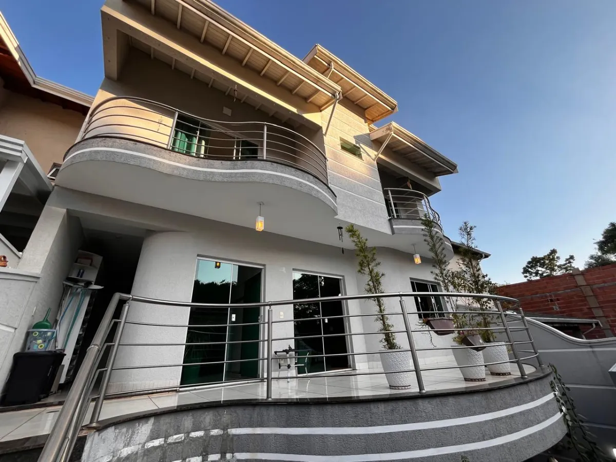 Casa no condomínio JARDIM FLAMBOYANT para venda com 3 quartos, sendo 2 suítes, 305m²