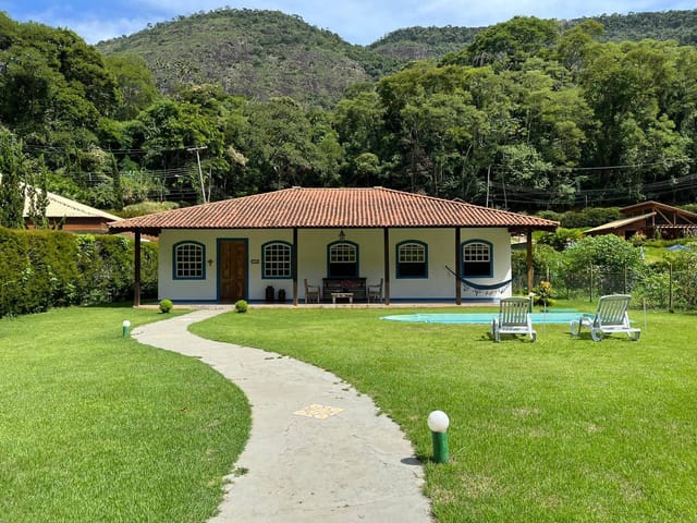 Casa com 1000m² 5 quartos e 2 banheiros, à venda, no bairro Secretário em Petrópolis