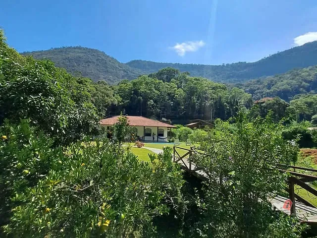 Casa com 1000m² 5 quartos e 2 banheiros, à venda, no bairro Secretário em Petrópolis