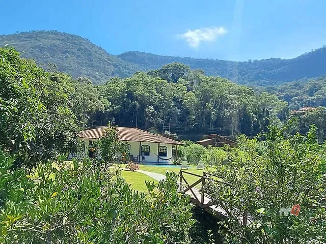 Casa com 1000m² 5 quartos e 2 banheiros, à venda, no bairro Secretário em Petrópolis