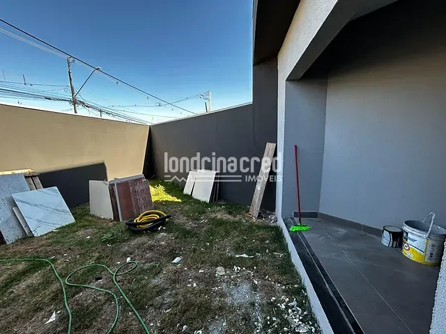 Casa com 130m² 2 quartos e 3 banheiros, à venda, no bairro Colúmbia em Londrina