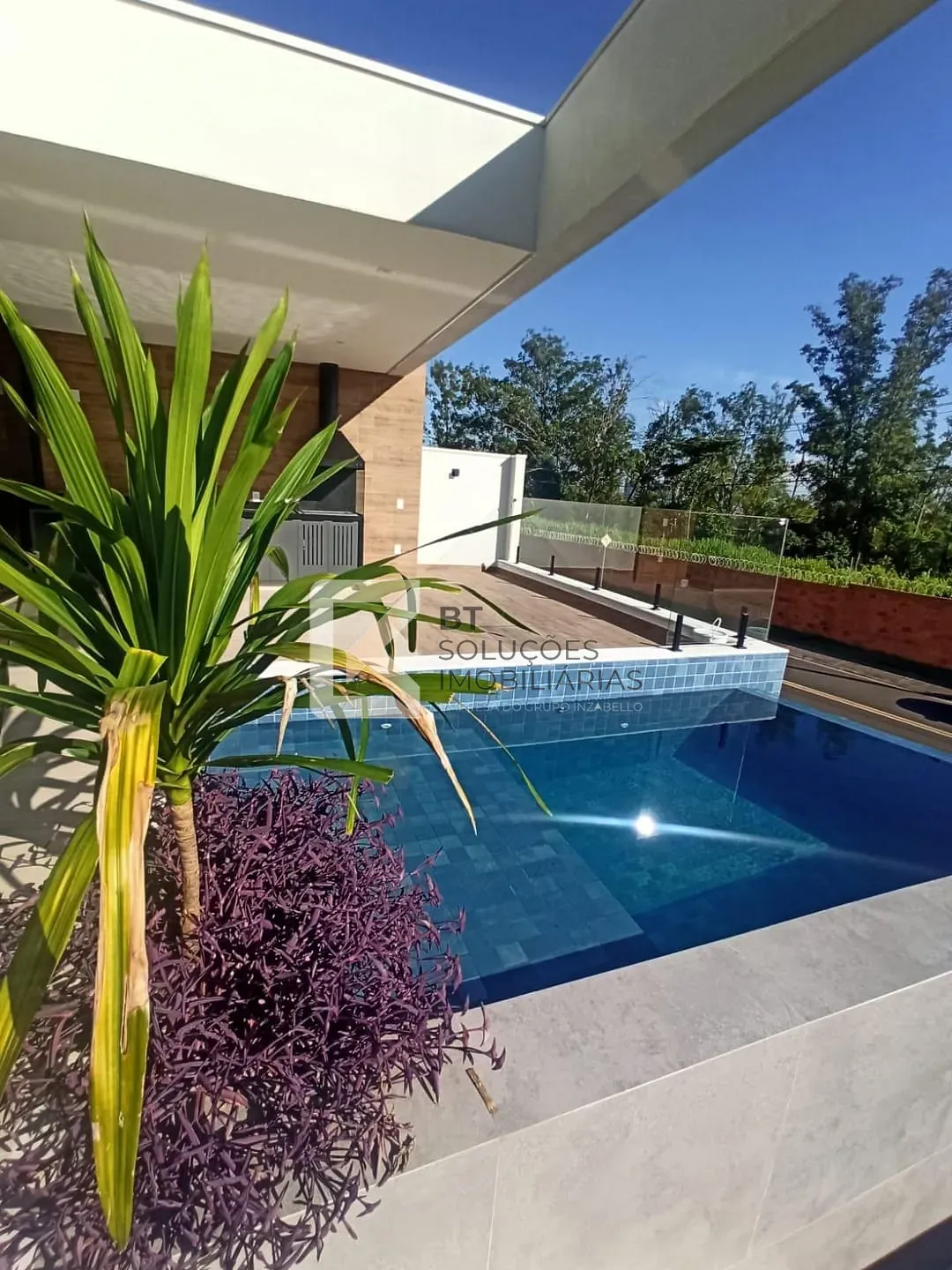Casa, 3 quartos, 244 m² - Foto 1