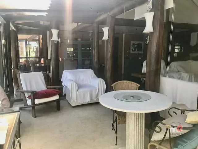 Casa com 1380m² 4 quartos e 4 banheiros, à venda, no bairro Bonsucesso em Petrópolis