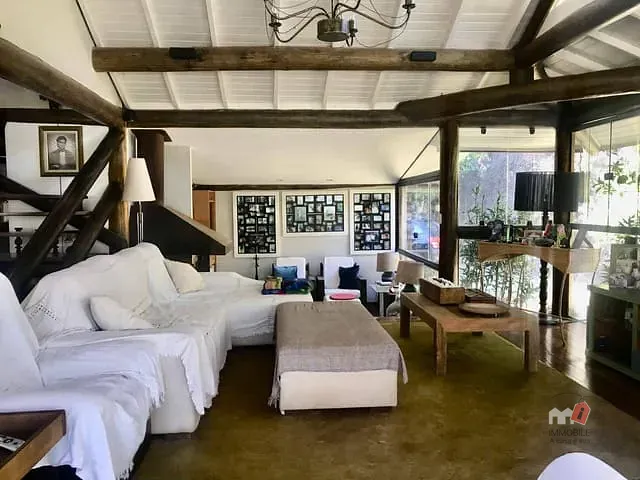 Casa com 1380m² 4 quartos e 4 banheiros, à venda, no bairro Bonsucesso em Petrópolis