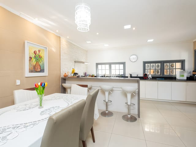 Casa com 393m² 4 quartos e 5 banheiros, à venda, no bairro São Gonçalo em Pelotas