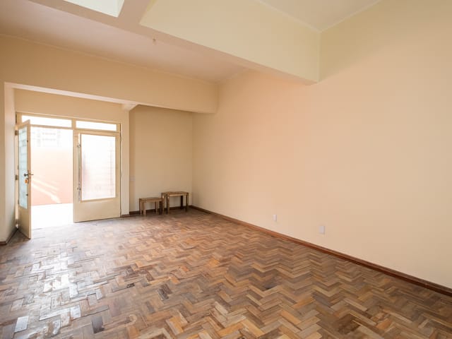 Casa 3 quartos e 2 banheiros, para alugar, no bairro Centro em Pelotas