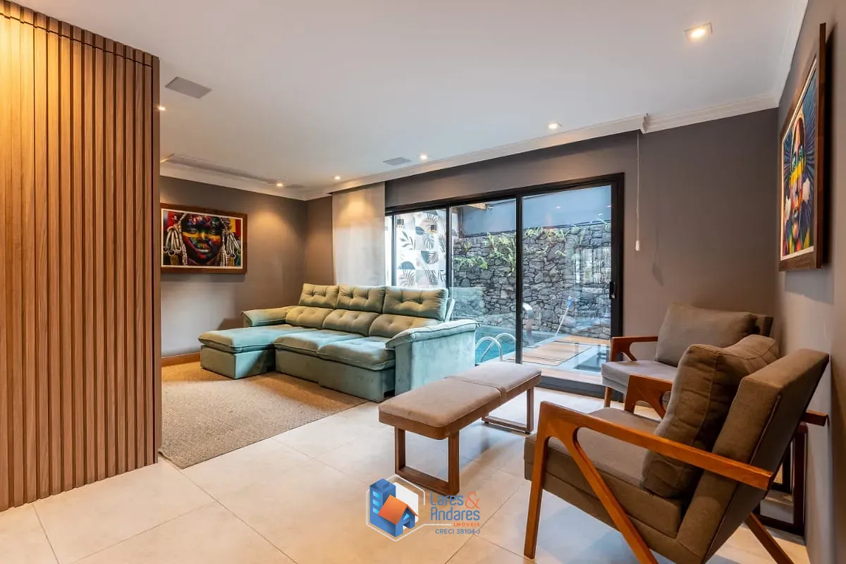 Sobrado, 3 quartos, 381 m² - Foto 1