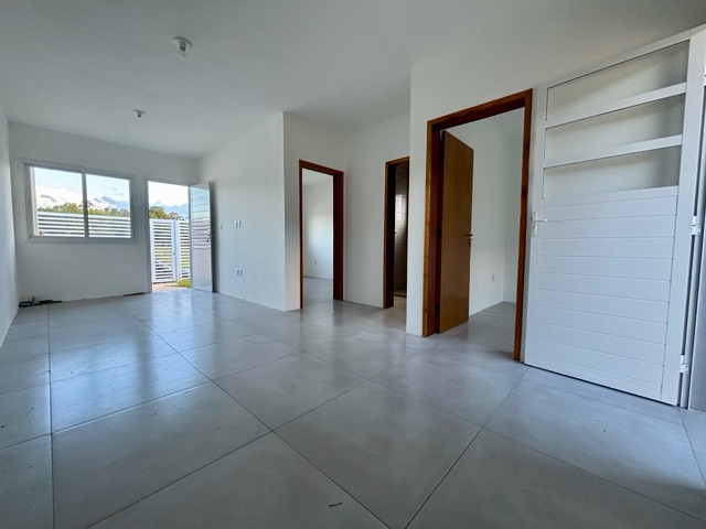 Casa 2 quartos e 1 banheiro, à venda, no bairro Três Vendas em Pelotas