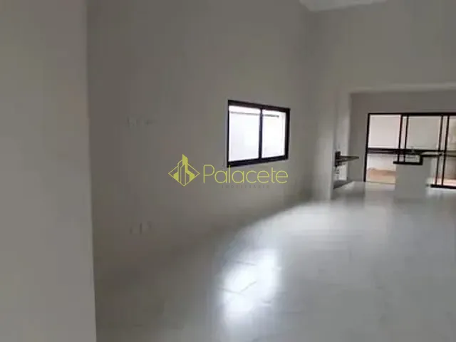 Casa com 300m² 3 quartos e 4 banheiros, à venda, no bairro Piracangaguá em Taubaté