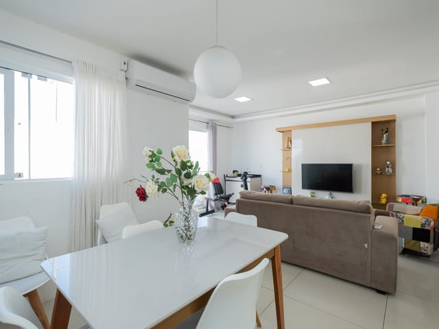 Casa com 211m² 2 quartos e 1 banheiro, à venda, no bairro Três Vendas em Pelotas