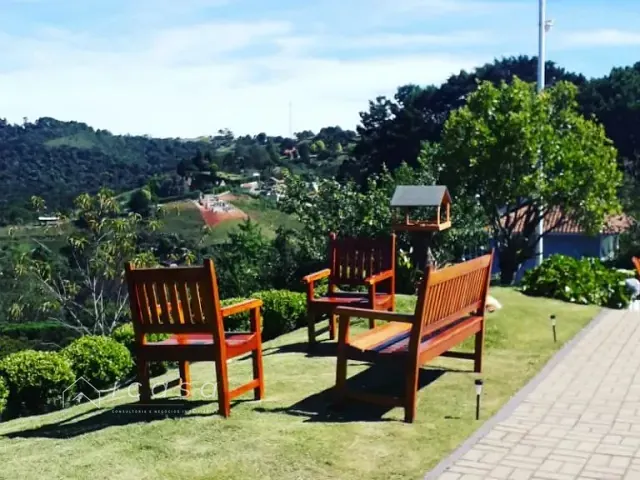 Casa com 4000m² 8 quartos e 10 banheiros, à venda, no bairro Vila Chantal em Campos do Jordão