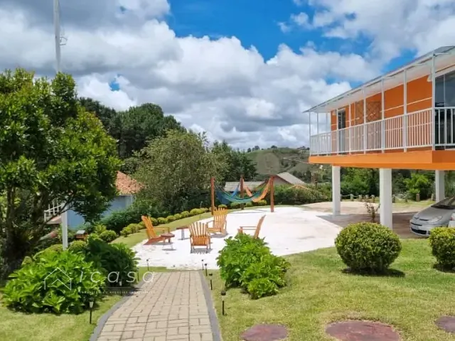 Casa com 4000m² 8 quartos e 10 banheiros, à venda, no bairro Vila Chantal em Campos do Jordão