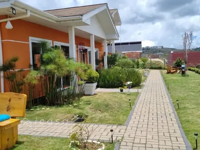 Casa com 4000m² 8 quartos e 10 banheiros, à venda, no bairro Vila Chantal em Campos do Jordão