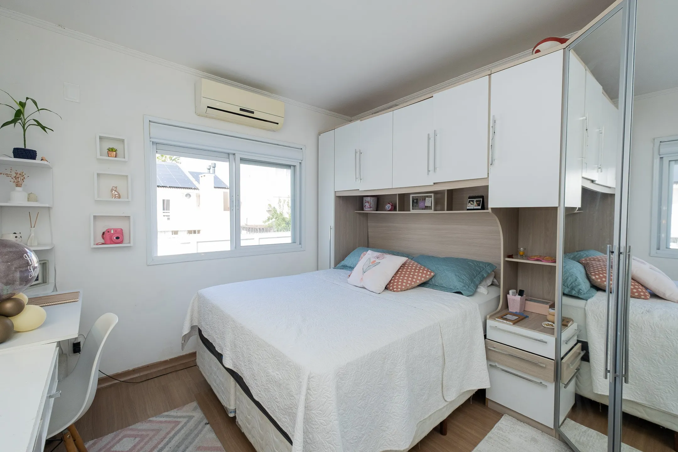 Casa à venda nas Três Vendas - 182 m², 3 quartos, móveis planejados, lareira, amplo espaço gourmet com piscina e garagem. - 12