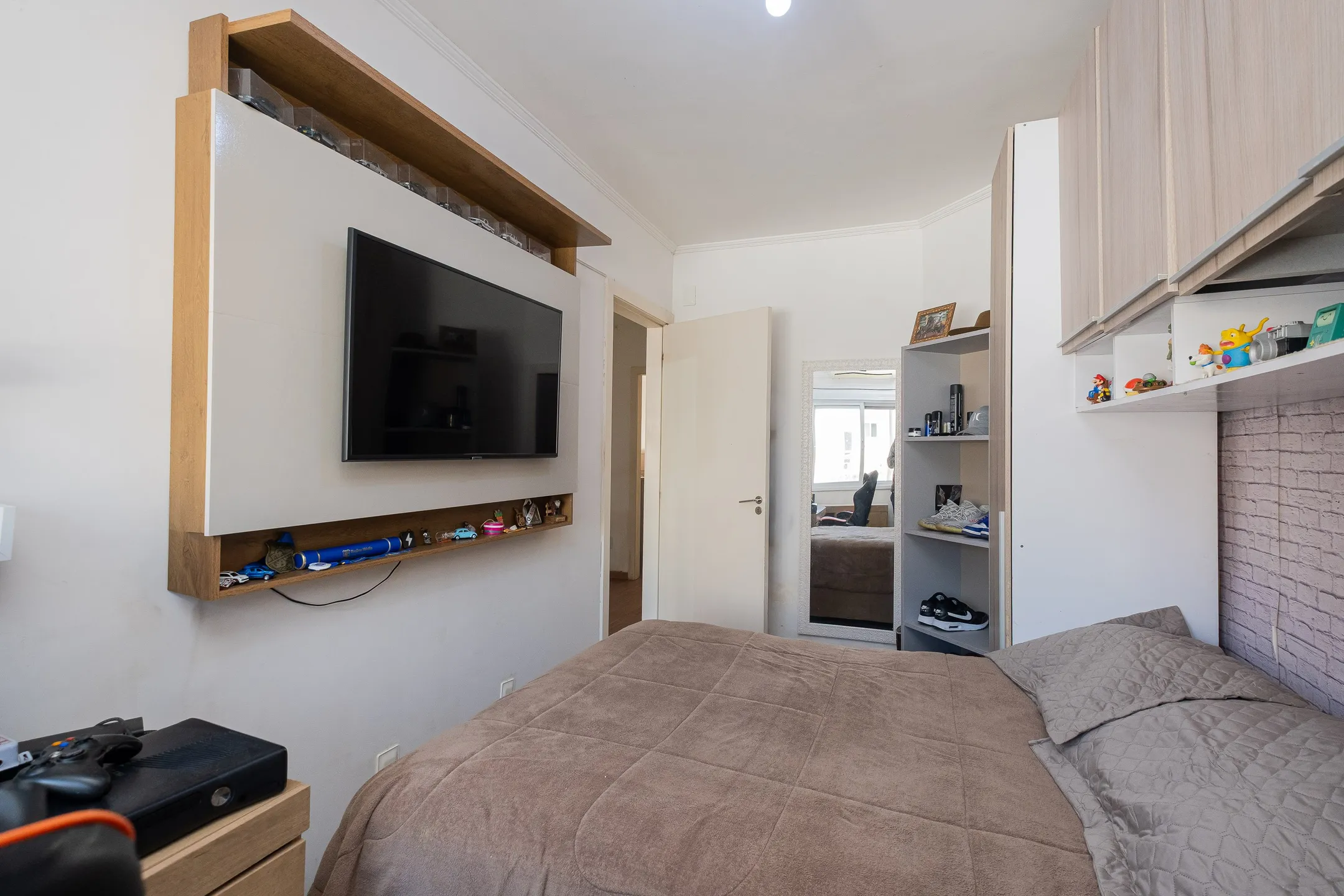 Casa à venda nas Três Vendas - 182 m², 3 quartos, móveis planejados, lareira, amplo espaço gourmet com piscina e garagem. - 14