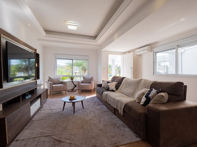 Casa com 240m² 3 quartos e 3 banheiros, à venda, no bairro Três Vendas em Pelotas