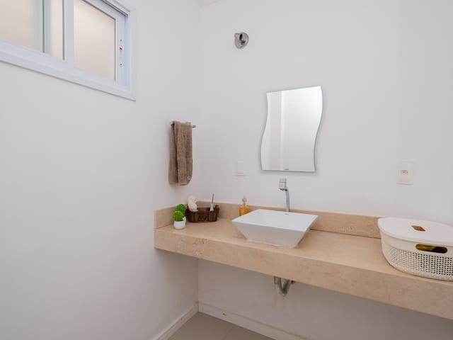 Casa com 240m² 3 quartos e 3 banheiros, à venda, no bairro Três Vendas em Pelotas