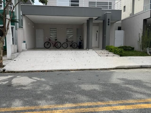 Casa com 250m² 4 quartos e 2 banheiros, à venda, no bairro Urbanova em São José dos Campos