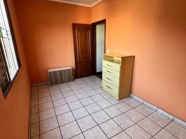 Casa com 237m² 5 quartos e 2 banheiros, à venda, no bairro Vila Yolanda em Osasco