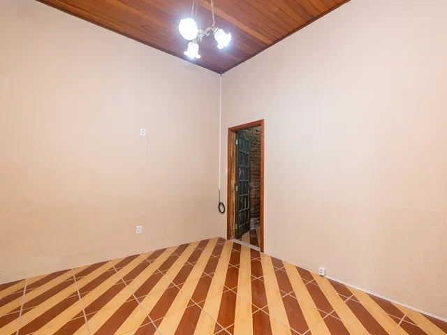 Casa com 163m² 3 quartos e 2 banheiros, à venda ou para alugar, no bairro Centro em Pelotas