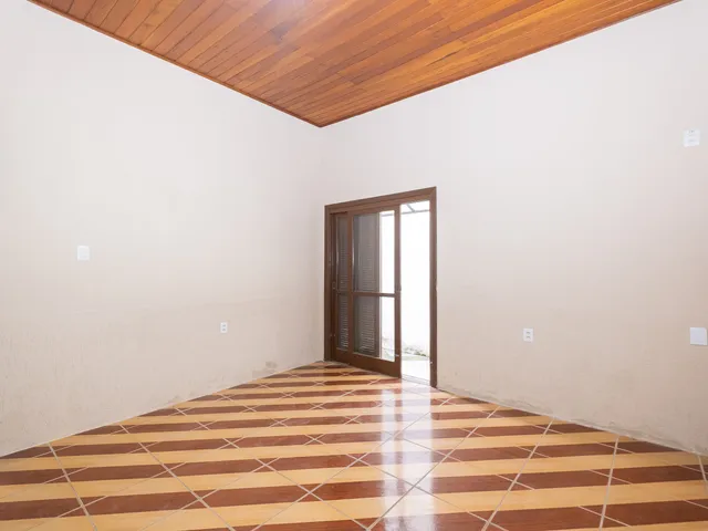 Casa com 163m² 3 quartos e 2 banheiros, à venda ou para alugar, no bairro Centro em Pelotas