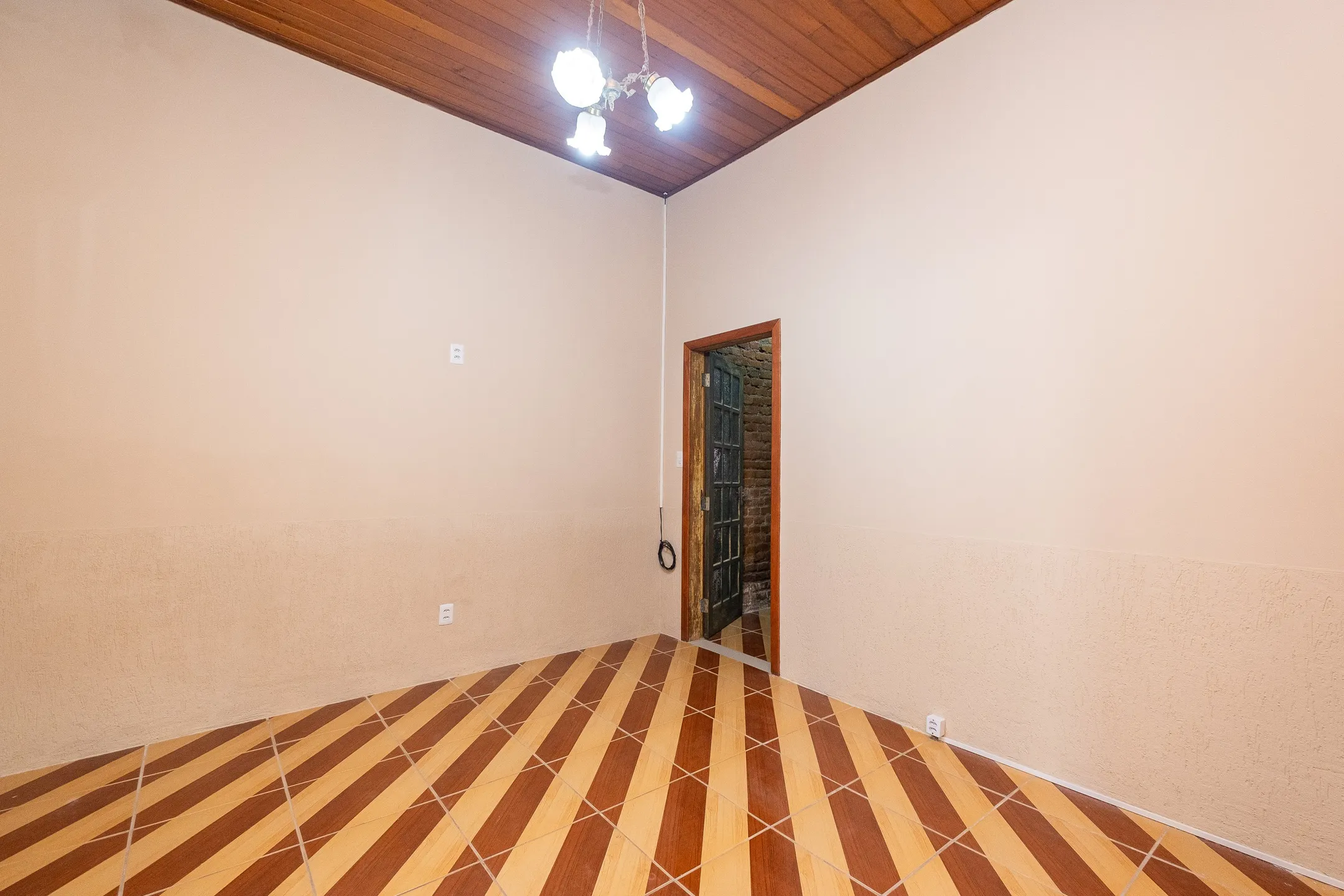 Casa comercial ou residencial à venda ou aluguel, Centro - 163 m², 3 quartos, com pátio e totalmente reformada próxima a Santa Casa.