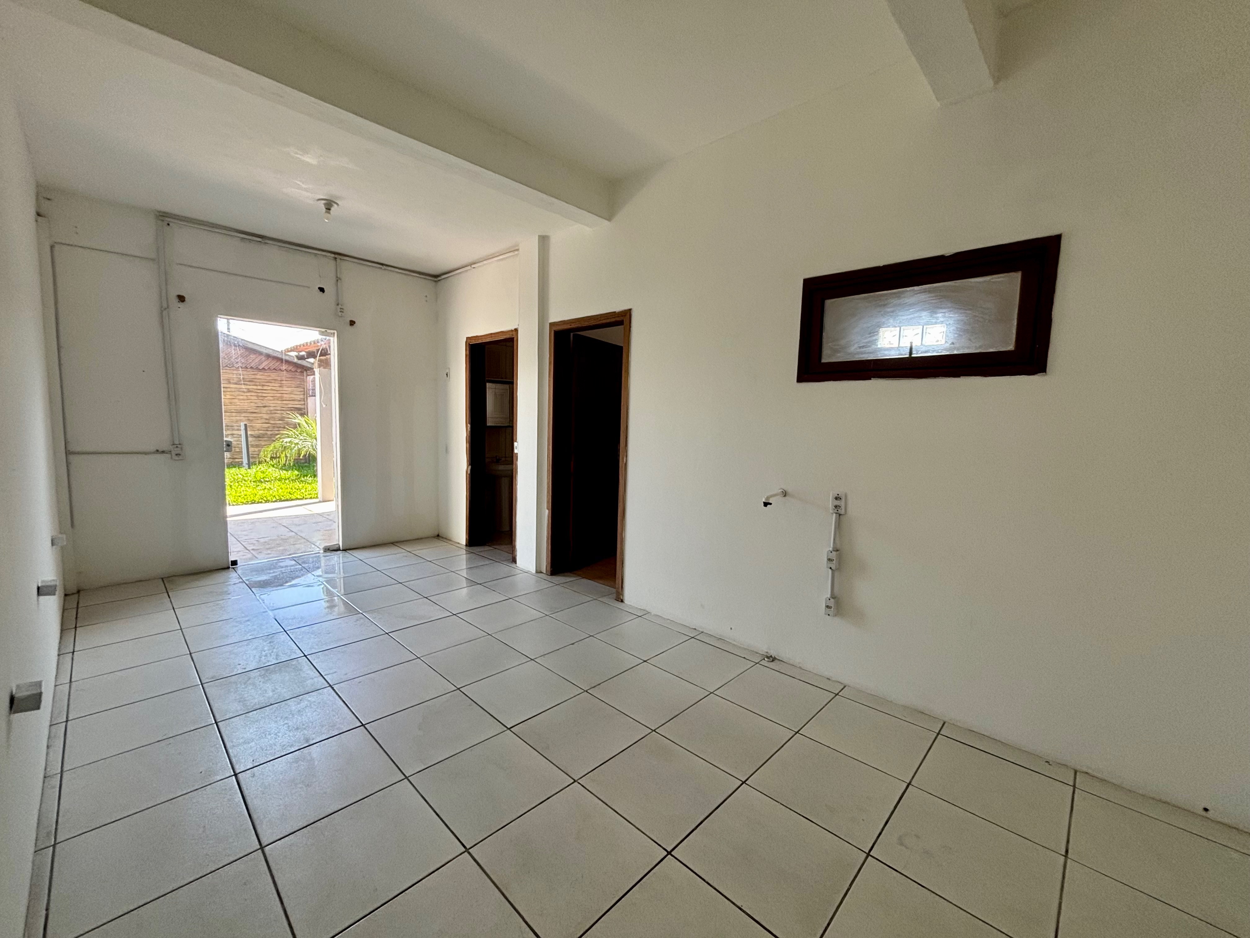 Casa com 3 moradias no mesmo terreno à venda na Vila Princesa, Três Vendas – 235 m², 4 quartos, amplo pátio e garagem. - 6