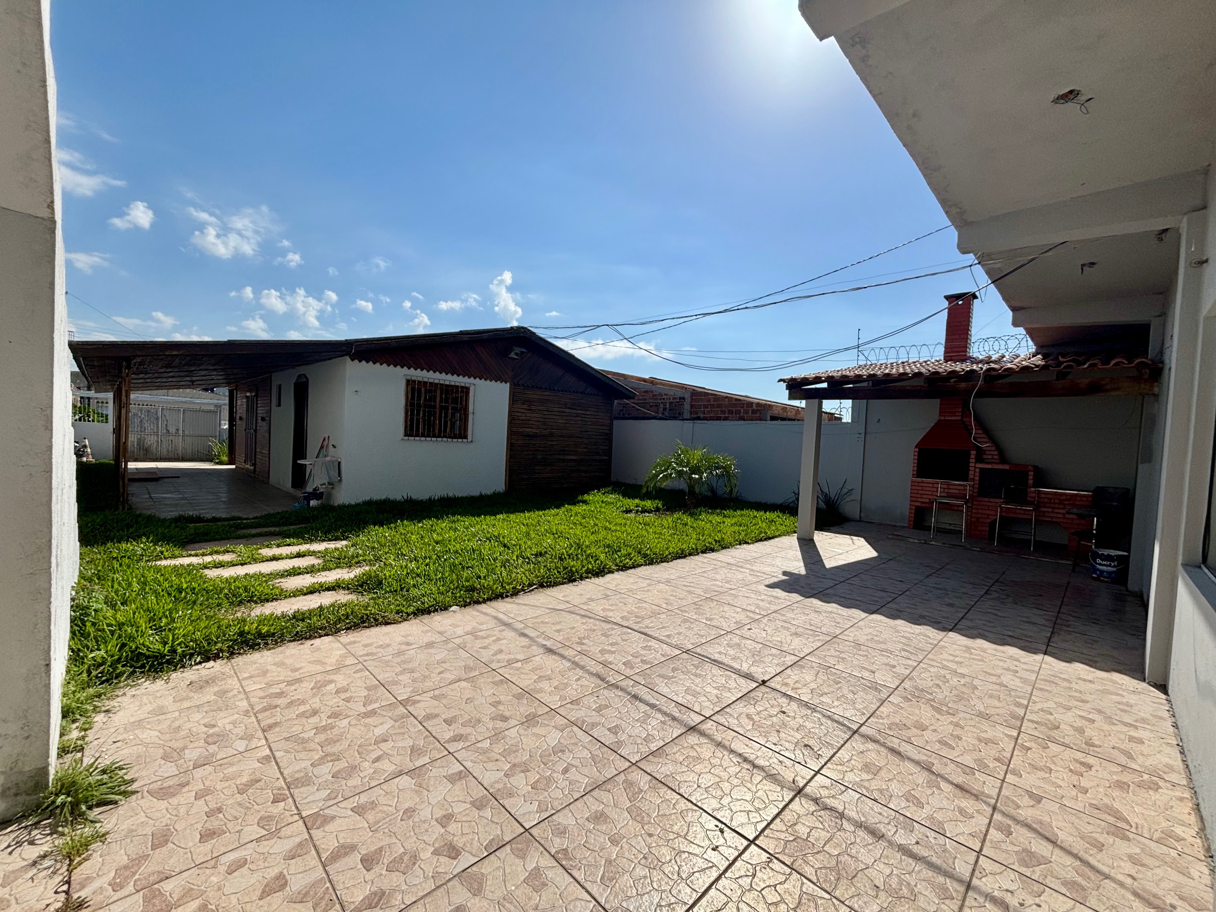 Casa com 3 moradias no mesmo terreno à venda na Vila Princesa, Três Vendas – 235 m², 4 quartos, amplo pátio e garagem. - 16