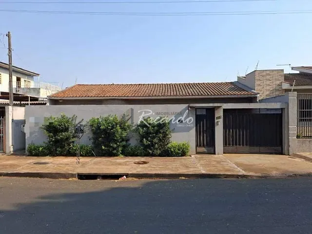 Casa 3 quartos e 1 banheiro, à venda, no bairro Vila Nova em Arapongas