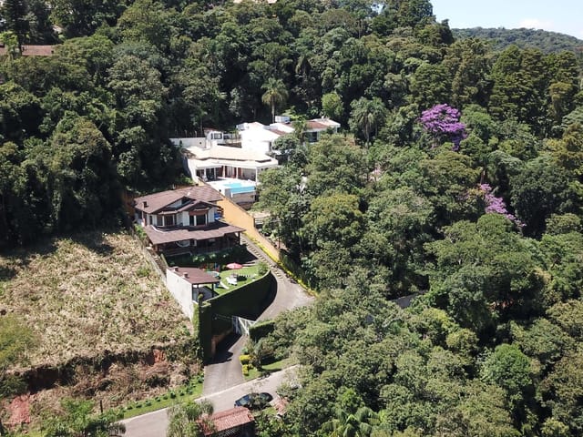 Foto do Casa - Casa tipo para venda em Caraguatá com 3 quartos, sendo 3 suítes, 300m² | Lares e Andares Imóveis