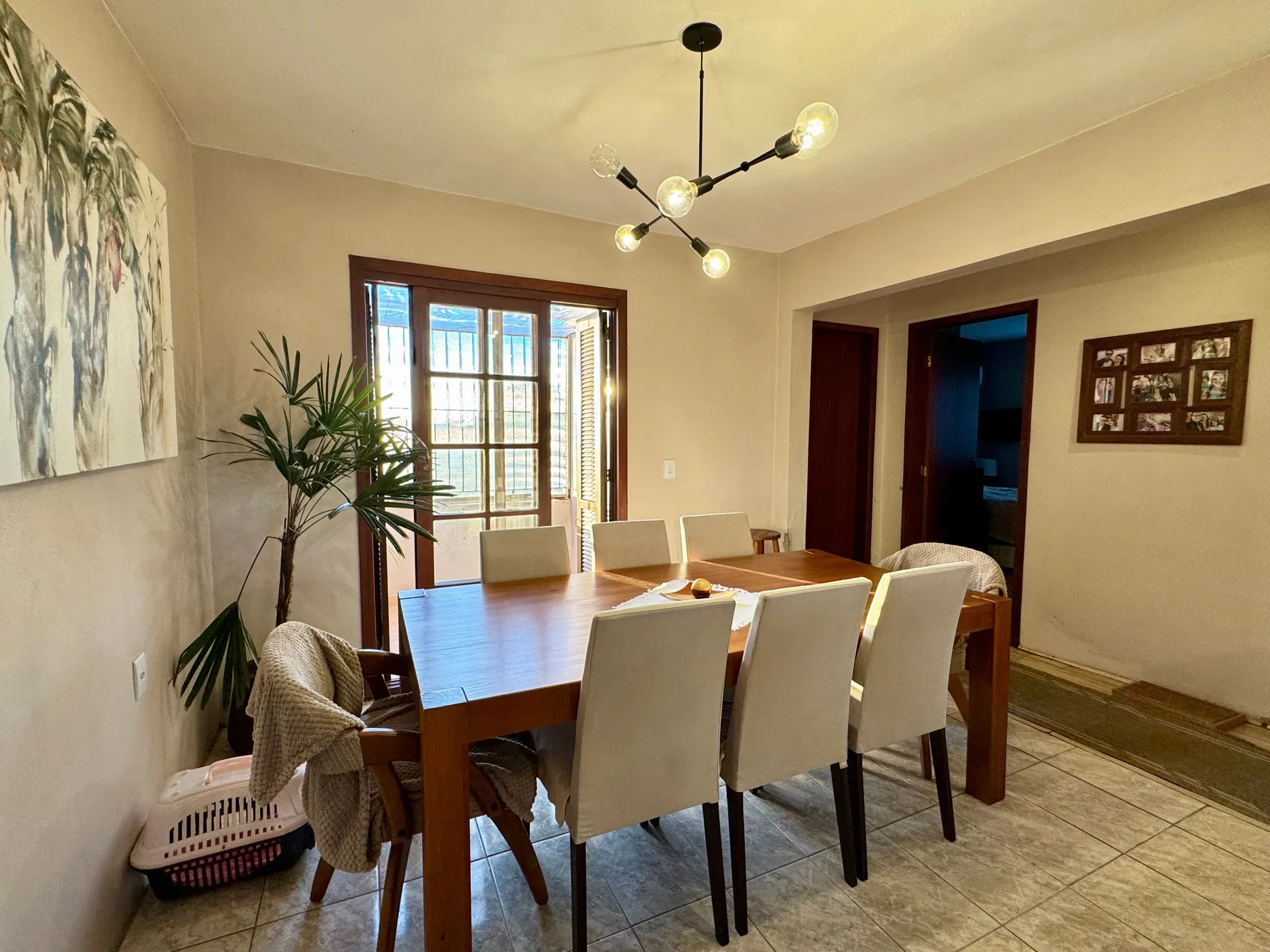 Casa à venda no Areal, Pelotas - 372 m², 4 quartos (sendo 1 suíte), sala com lareira, garagem e amplo pátio com 2 residências. - 22