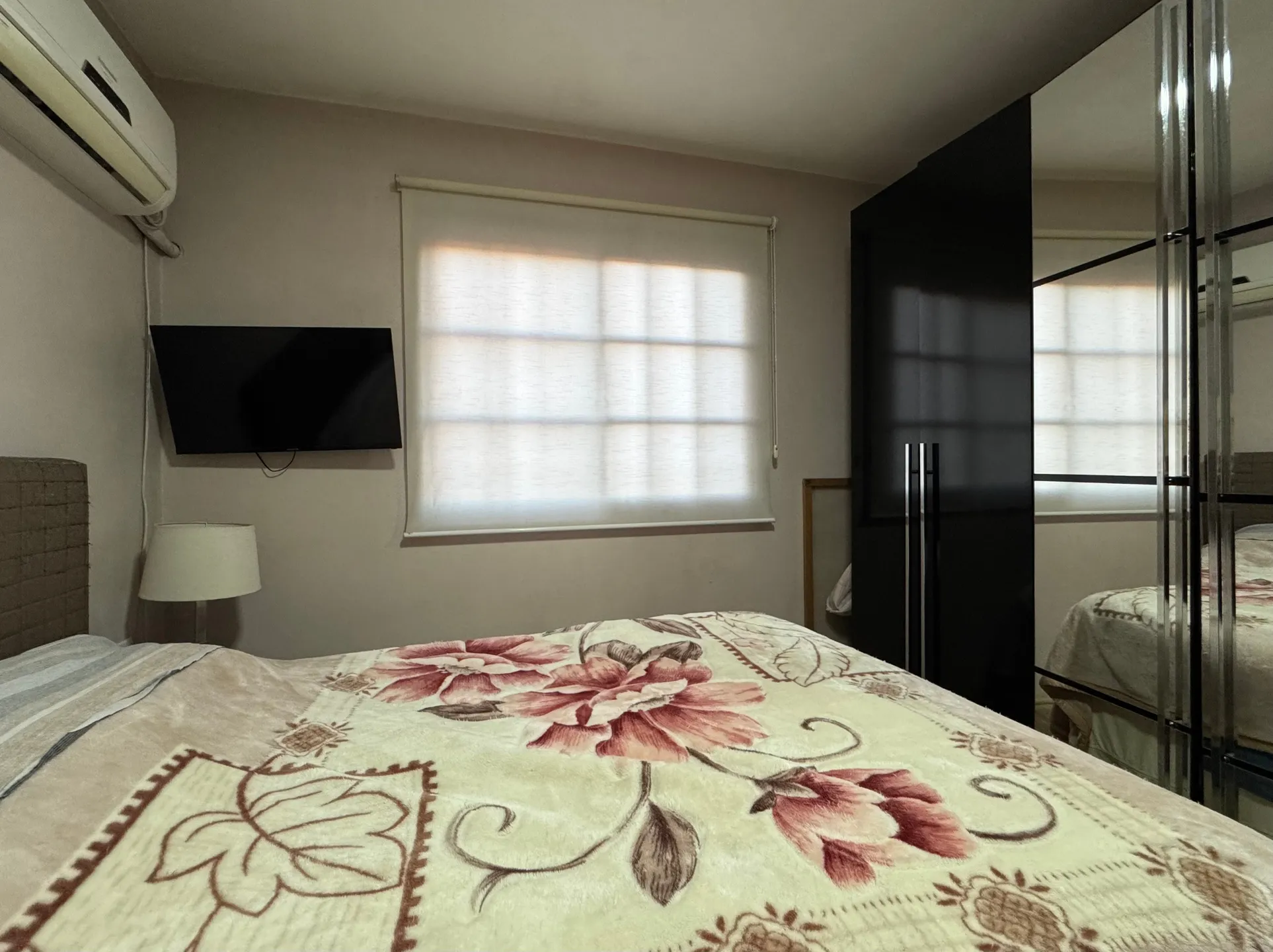 Casa à venda no Areal, Pelotas - 372 m², 4 quartos (sendo 1 suíte), sala com lareira, garagem e amplo pátio com 2 residências. - 28