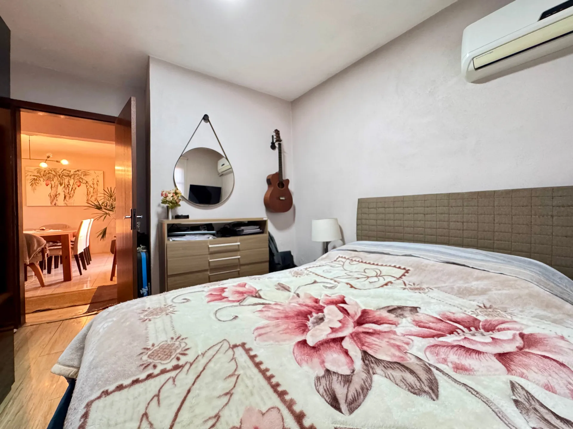 Casa à venda no Areal, Pelotas - 372 m², 4 quartos (sendo 1 suíte), sala com lareira, garagem e amplo pátio com 2 residências. - 29